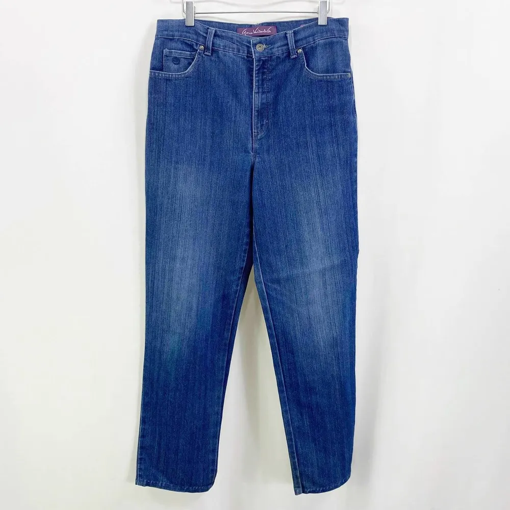 GLORIA VANDERBILT Blue Mom Jeans - Image 12