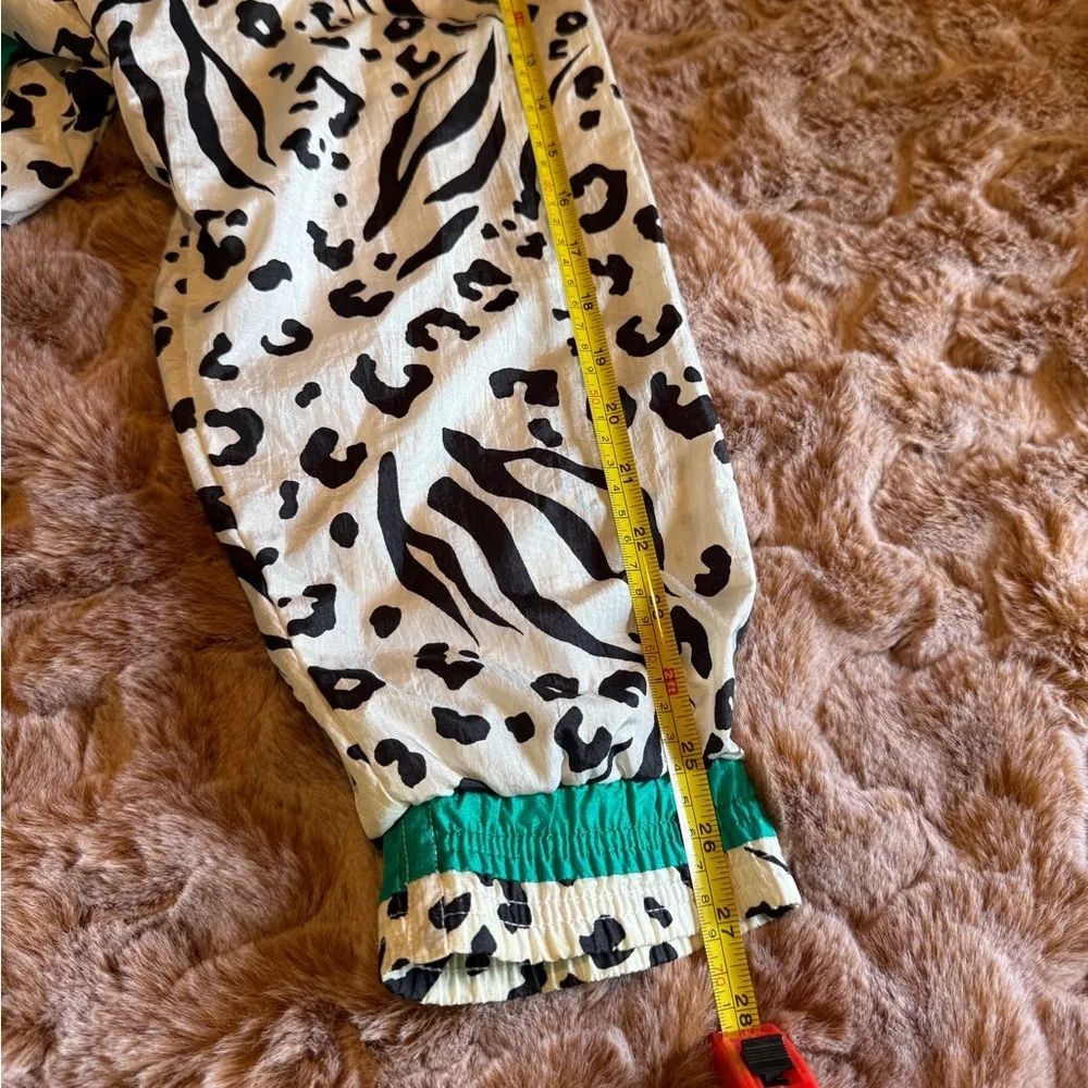 Vtg Casual Isle  Animal Print Jacket with Green Accents size M - Image 8