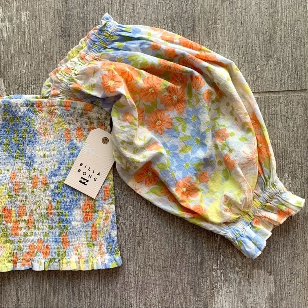 - FEELING GROOVY TOP NWT - Image 4