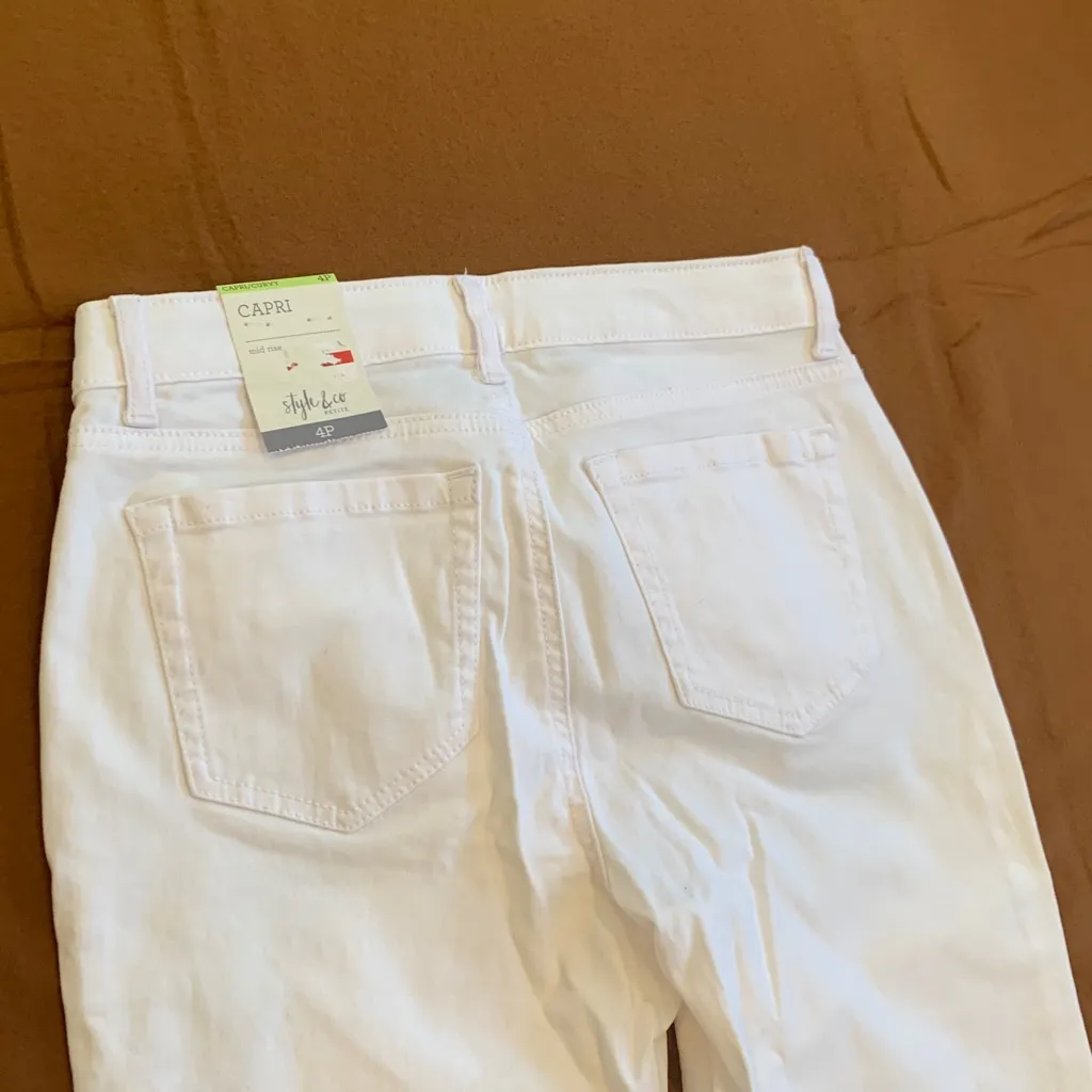 NEW Style & Co. Women's Size 4P 4 Petite White Stretch Cuffed Curvy Capri Pants - Image 4