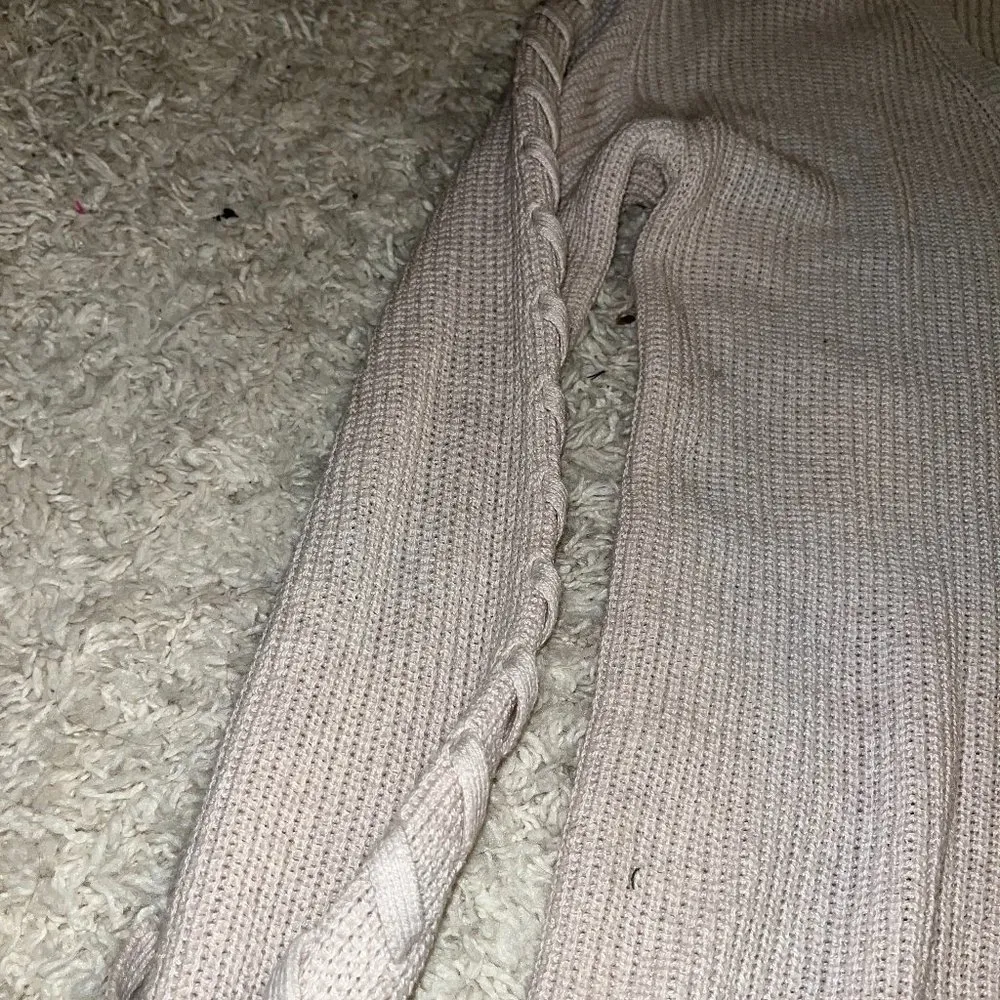 American Eagle knit v neck sweater M - Image 2