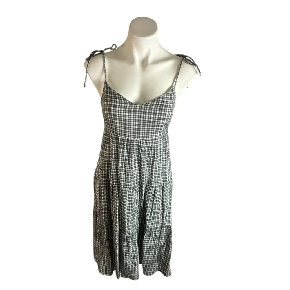 Abercrombie & Fitch Plaid Black and White Tie Shoulder Smock Back Dress - Image 4