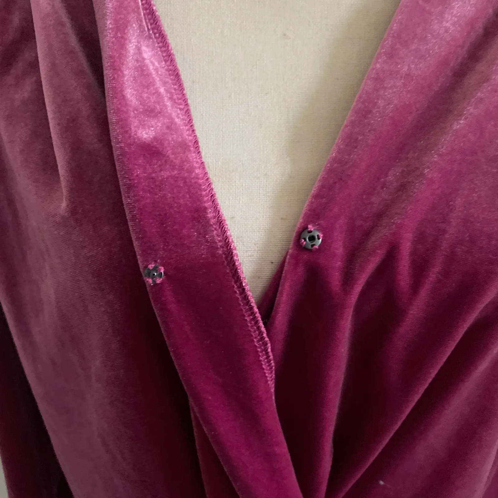 Magenta Velvet Bodysuit size Large Plum Long Sleeve Snap Closure V - Image 4