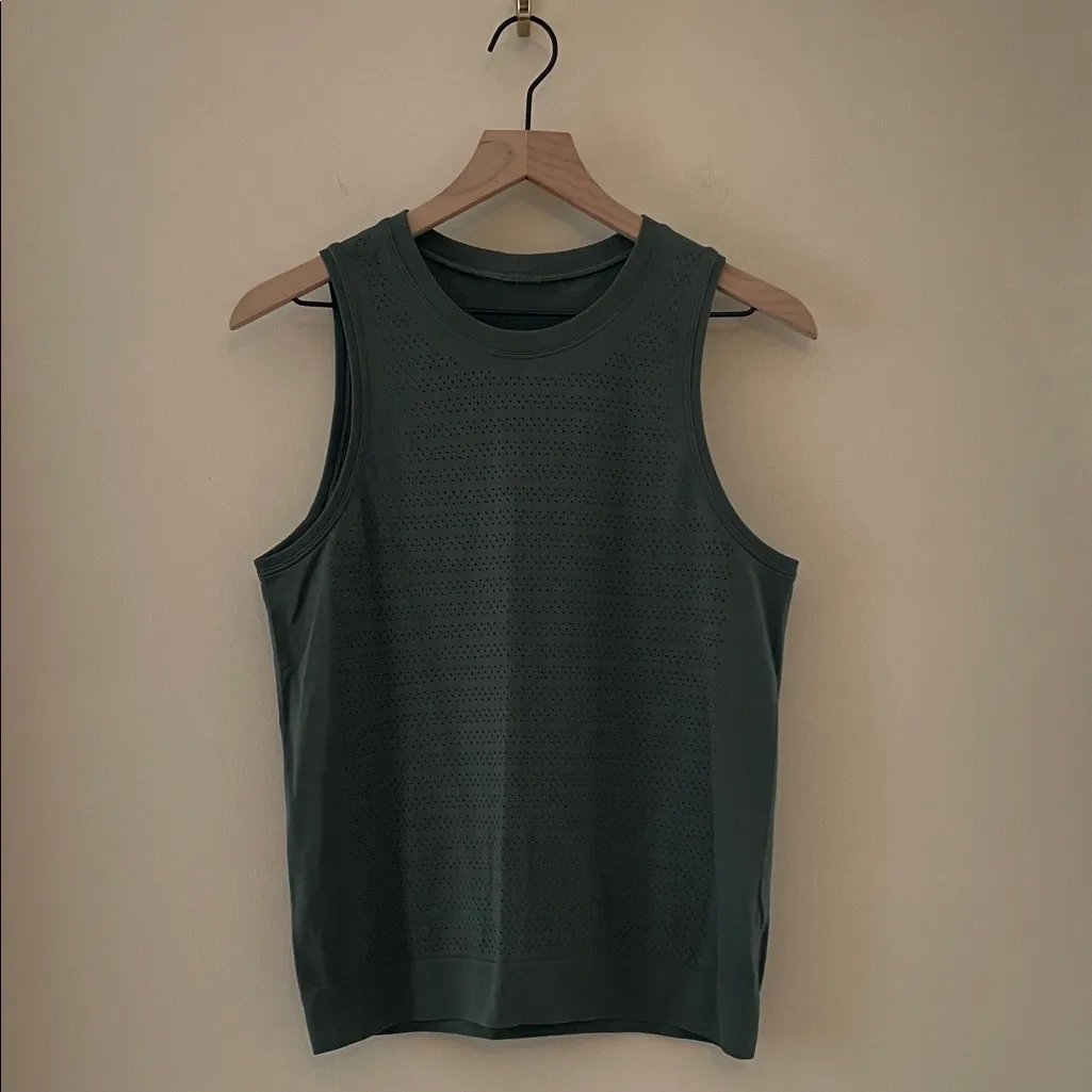 LULULEMON Breeze By Muscle Tank II in Barracks Green / Barracks Green Size 6 - Image 2
