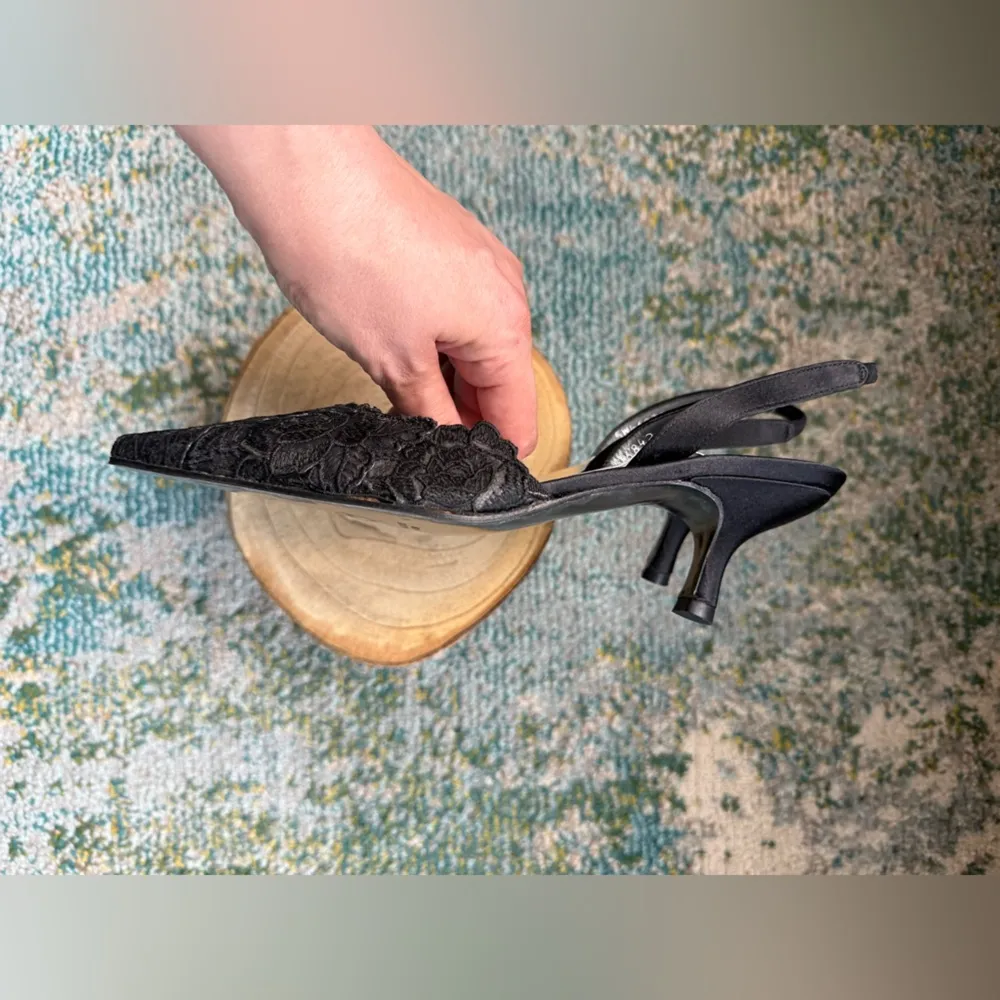 Vintage Y2K NOS Stuart Weitzman black lace slingback kitten heels, size 6.5M - Image 14