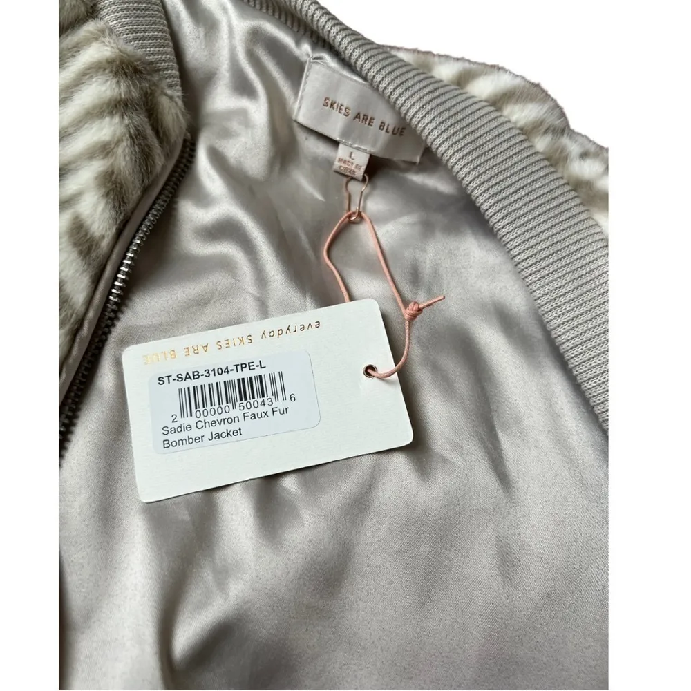 SKIES are blue ultra soft chevron faux fur zippered bomber jacket Size Large NWT - Image 10