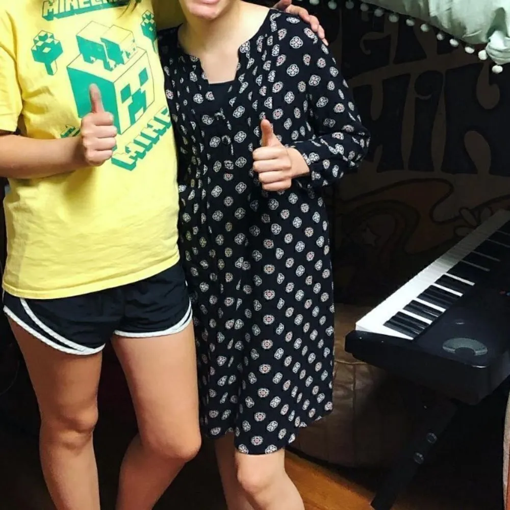 Old Navy Casual Floral Medallion Print MicroPleat front Tshirt Dress Navy XS - Image 7