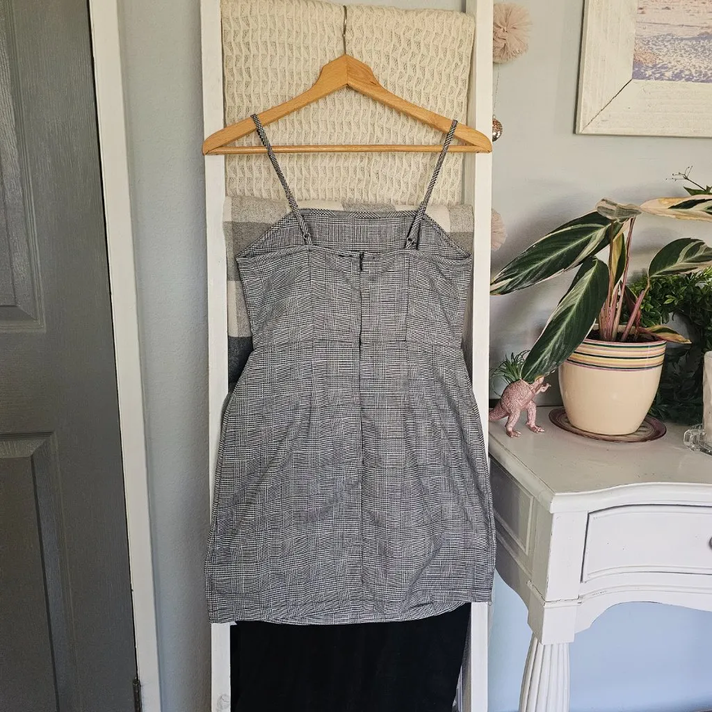 Forever 21 Plaid Fitted Mini Dress – Size Small – Adjustable Straps - Image 3