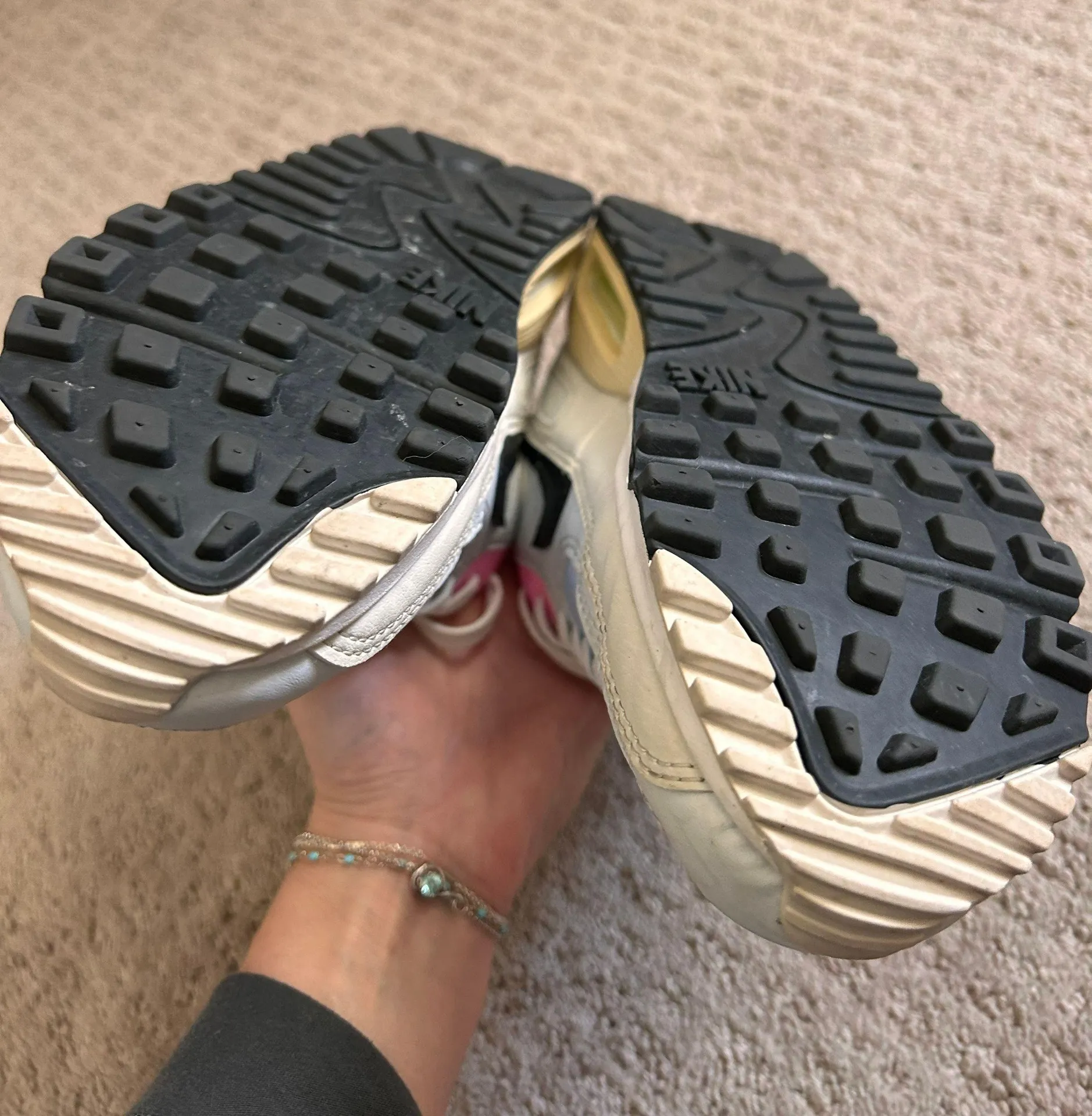 Air Max - Women BRAND NEW - Image 4