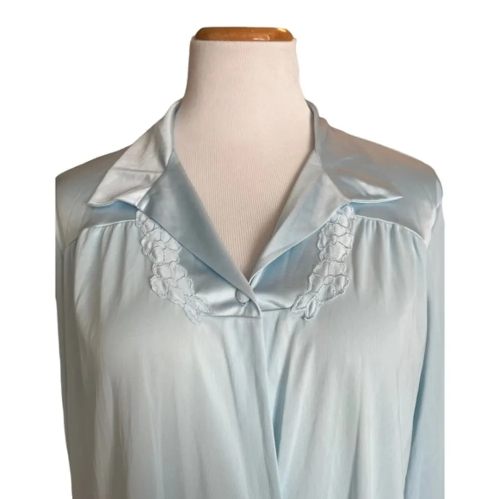 Vanity‎ Fair Vintage Collared Button Nightgown Medium Baby Blue - Image 2