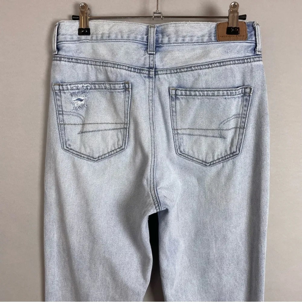 American Eagle Jeans AEO High Rise Mom Size 4 Regular Light Wash Distressed Blue - Image 7