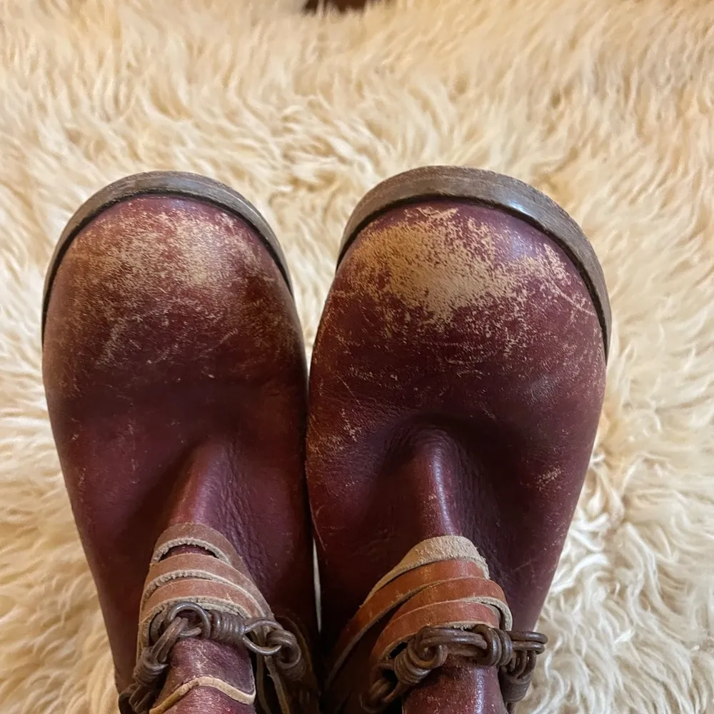 Indie spirit by Corral boots wine rosebud distressed western ankle boots Sz 7.5 - Image 6