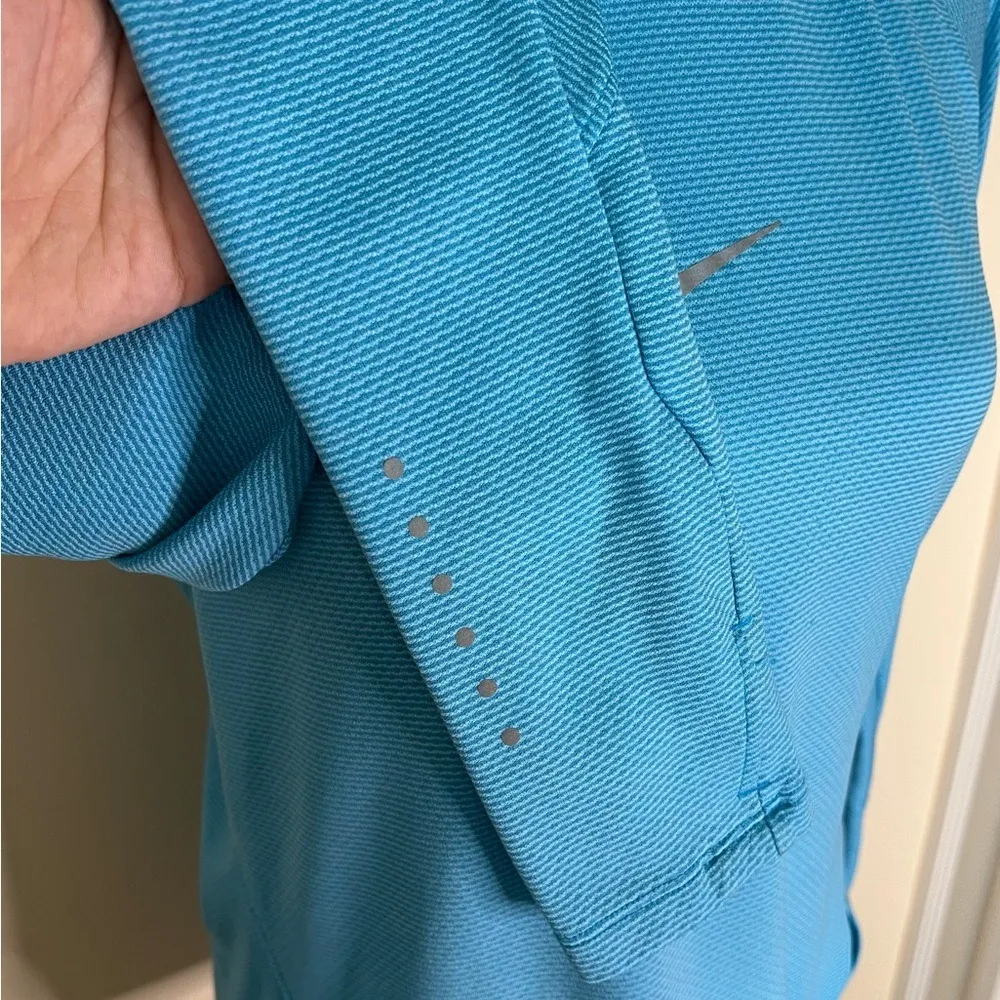 Nike AeroReact Running Top Large‎ Lightweight Reflective Blue EUC - Image 3