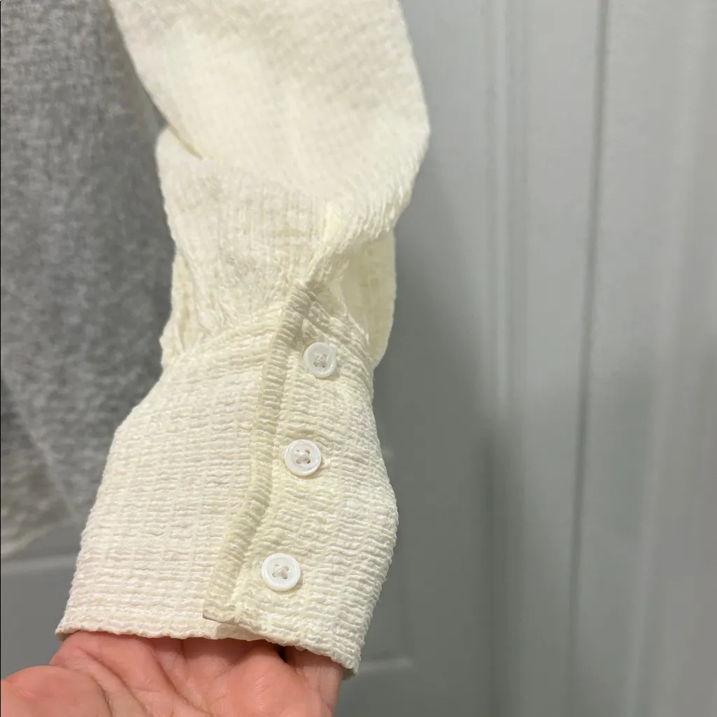 Levi's Cream Textured Women's Blouse - Image 8