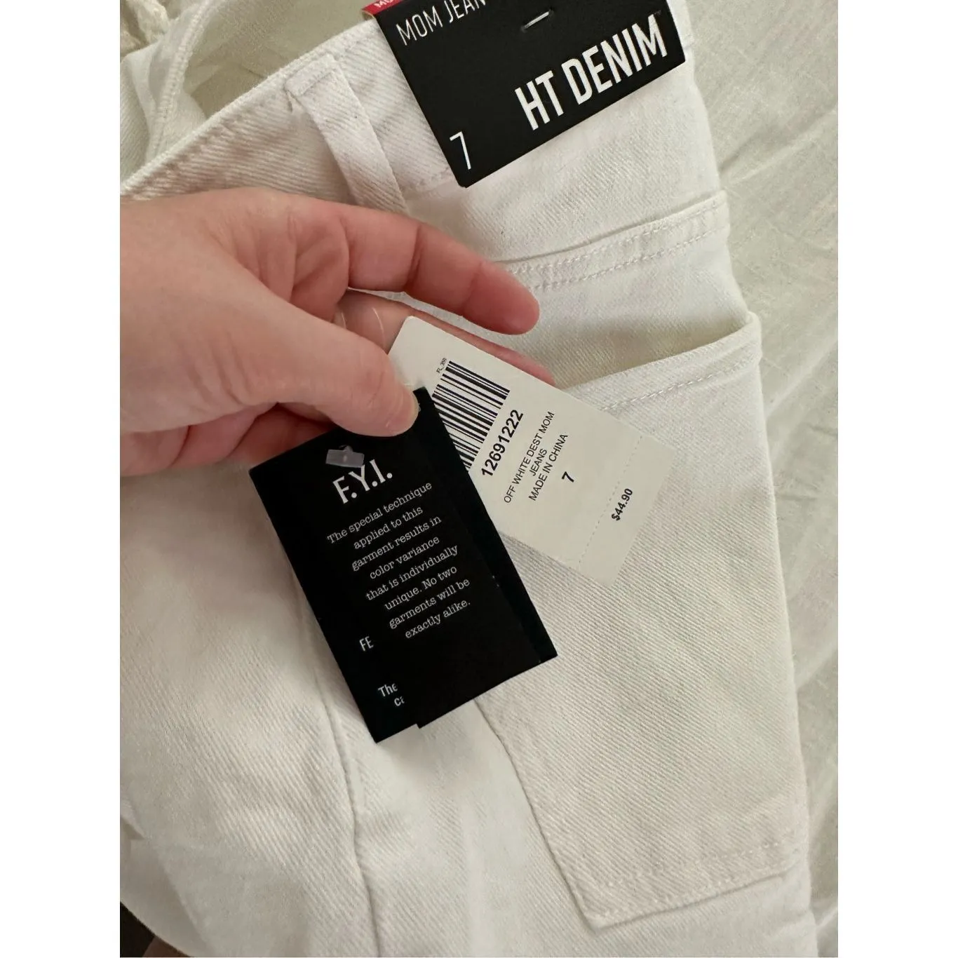 Hot Topic Women’s White 7 Distressed Mom Jeans NWT - Image 7