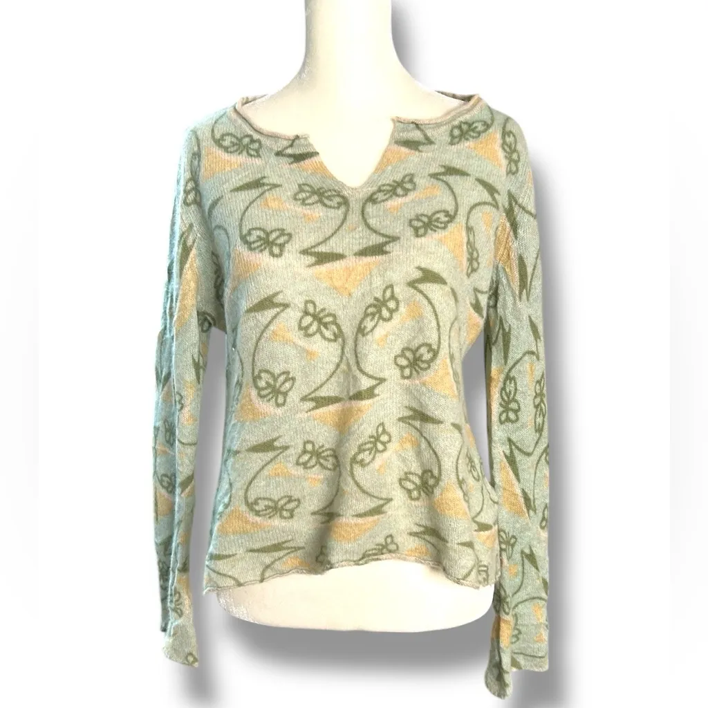 One Girl Who.. Faith Cashmere Floral Light Sweater A - Image 2