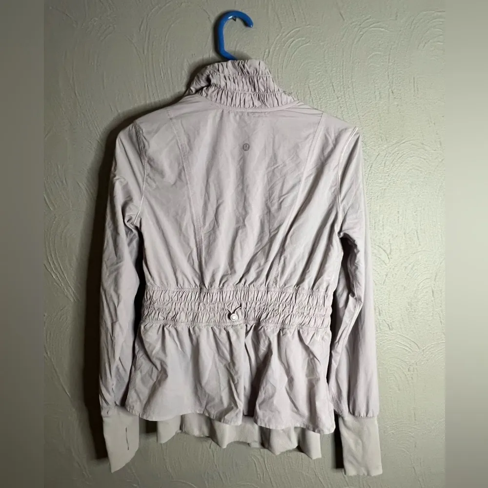 12. Lululemon Sights Seen Jacket size 4 in chrome - Image 5