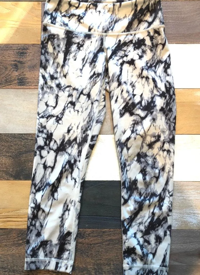 Marble Tie Dye Crop Leggings - Image 3