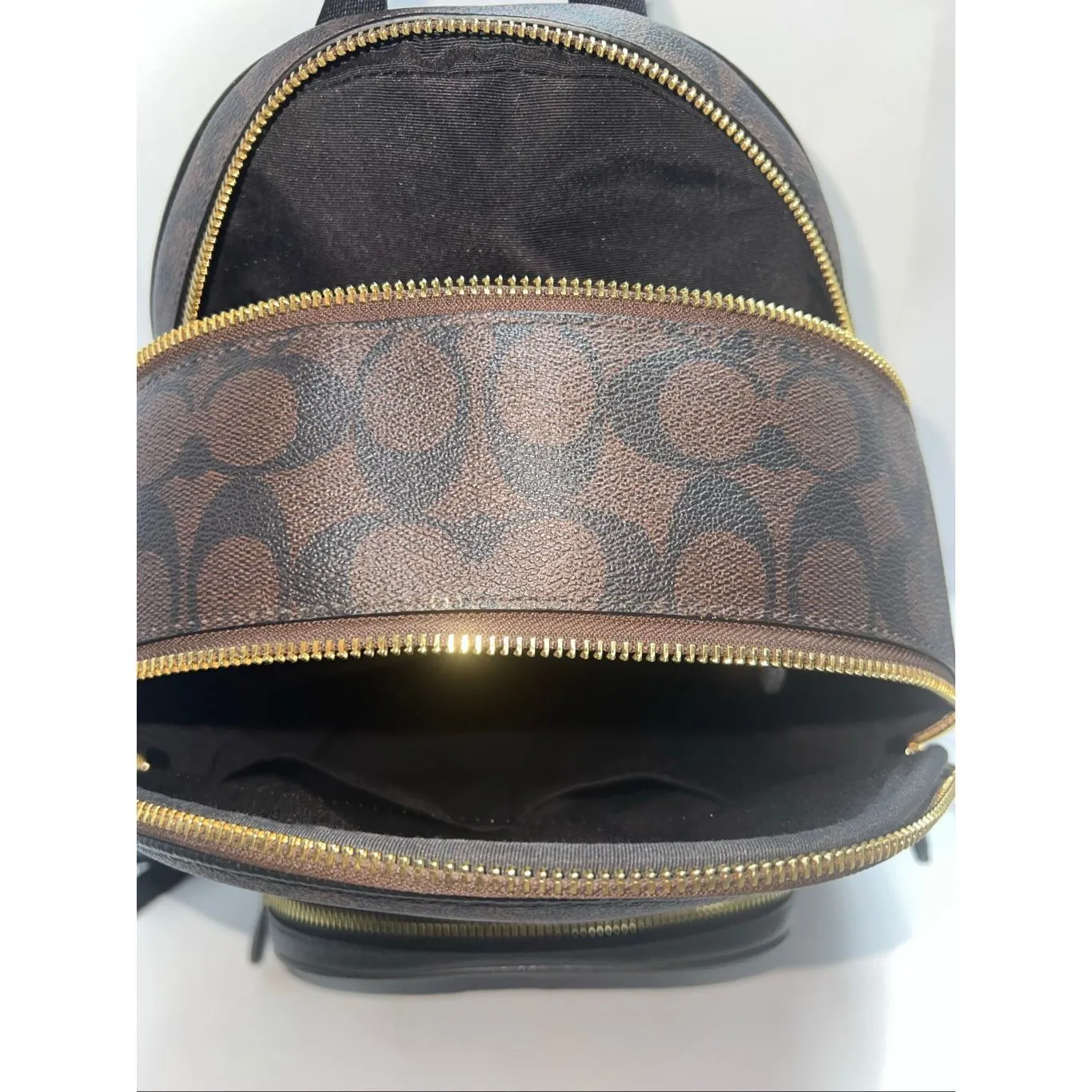 🎁Coach Court Backpack in Sig Canvas Brown/Black 5671 Msrp:$550.00 - Image 6