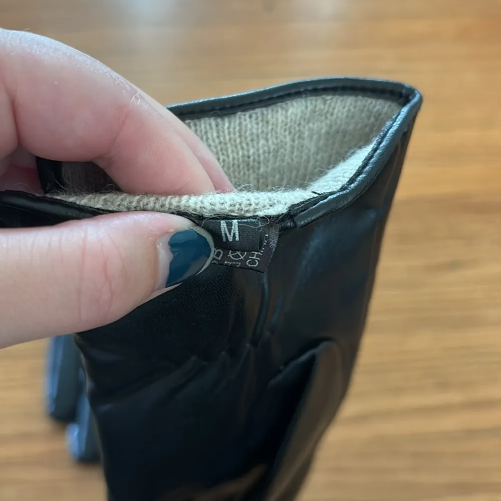 Faux leather gloves - Image 3