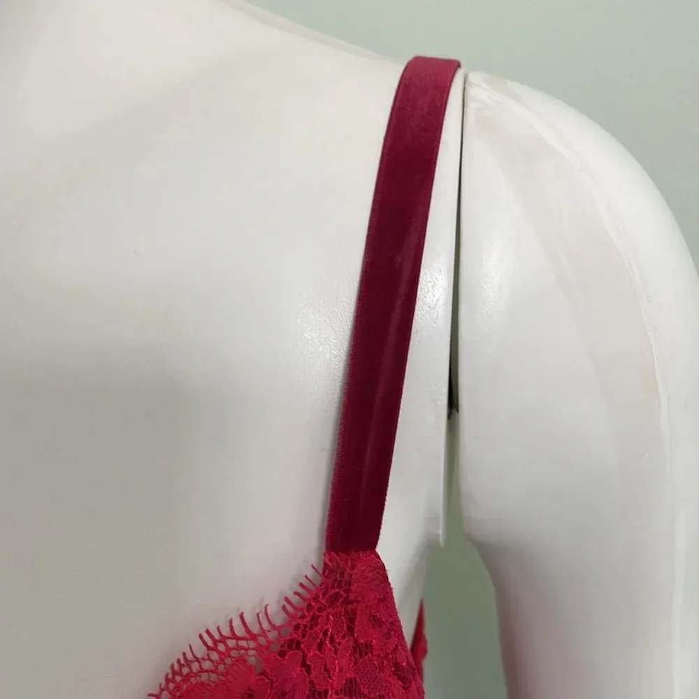 Victoria's Secret Dream Angels Cherry Red Padded Lace Pushup Bra - Image 4