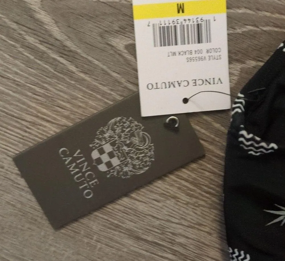 Vince camuto pineapple bikini top size medium - Image 3