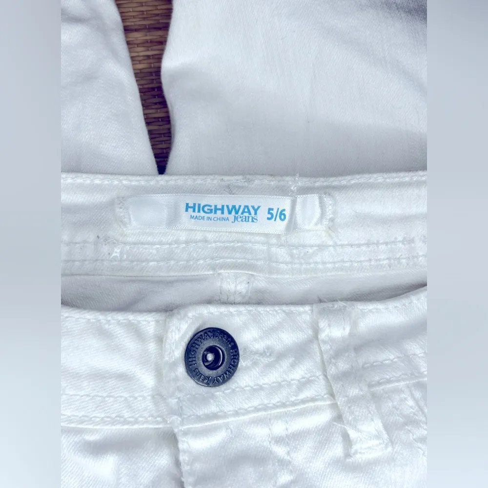 Women’s White Ripped Jeans - Image 4