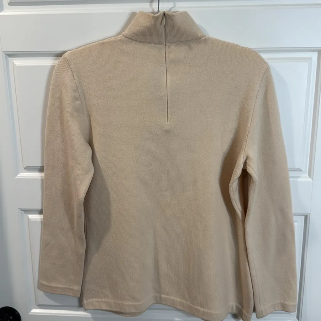 St. John Collection  sweater medium - Image 6