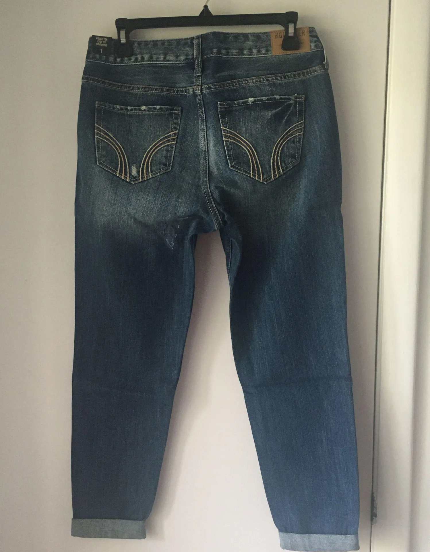 Hollister NWT  easy fit boyfriend jeans - Image 2