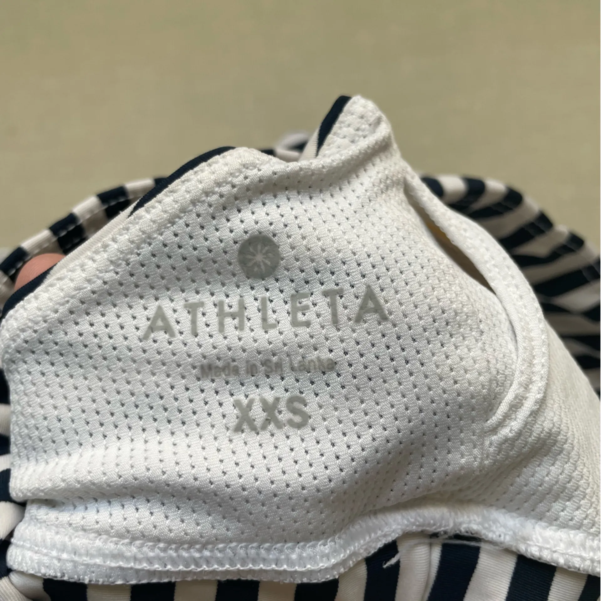 Athleta  Cropped Built - in Bra Tank - Image 7