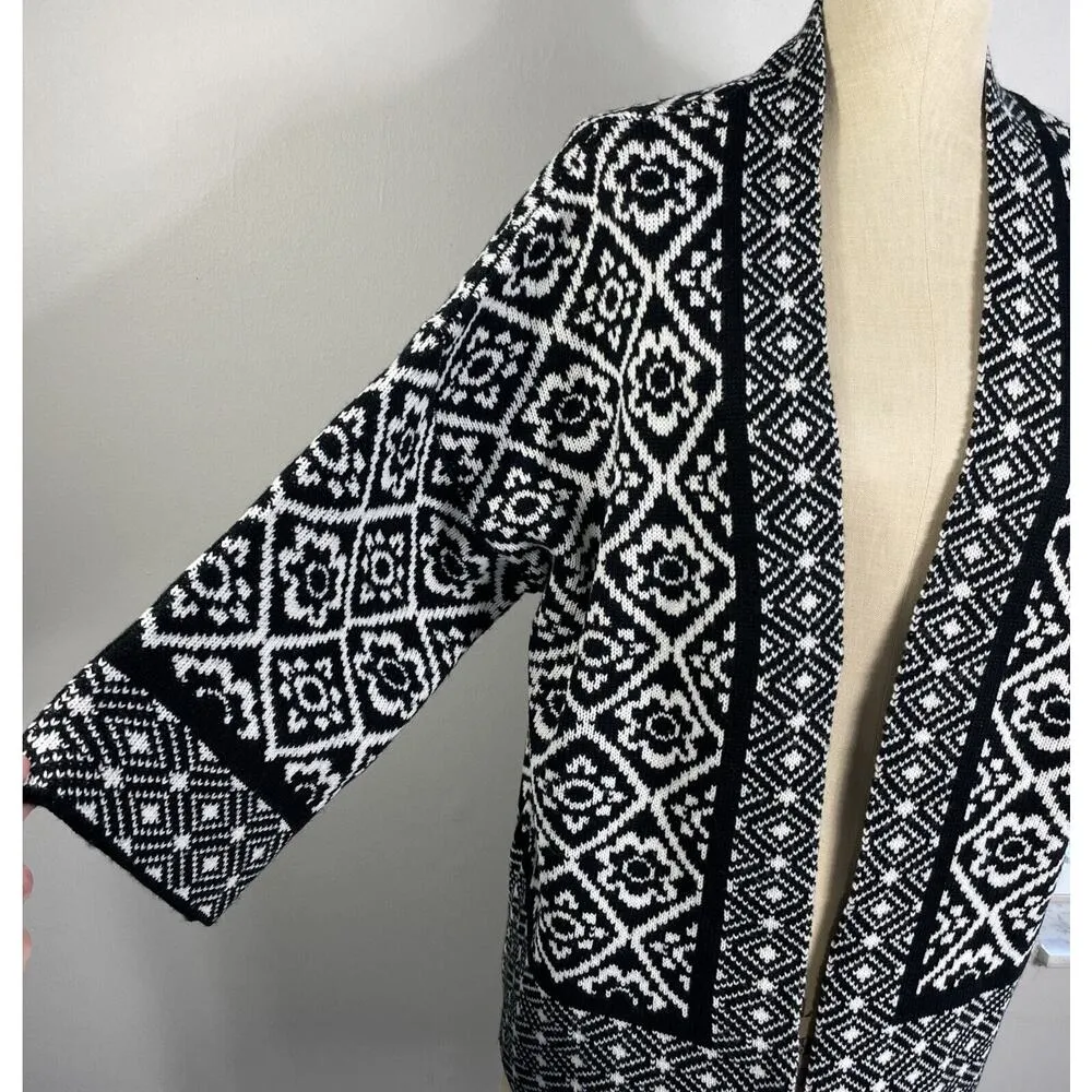 Forever 21 Women M Open Front Cardigan Sweater Black White Geo Floral 3/4 Sleeve - Image 2