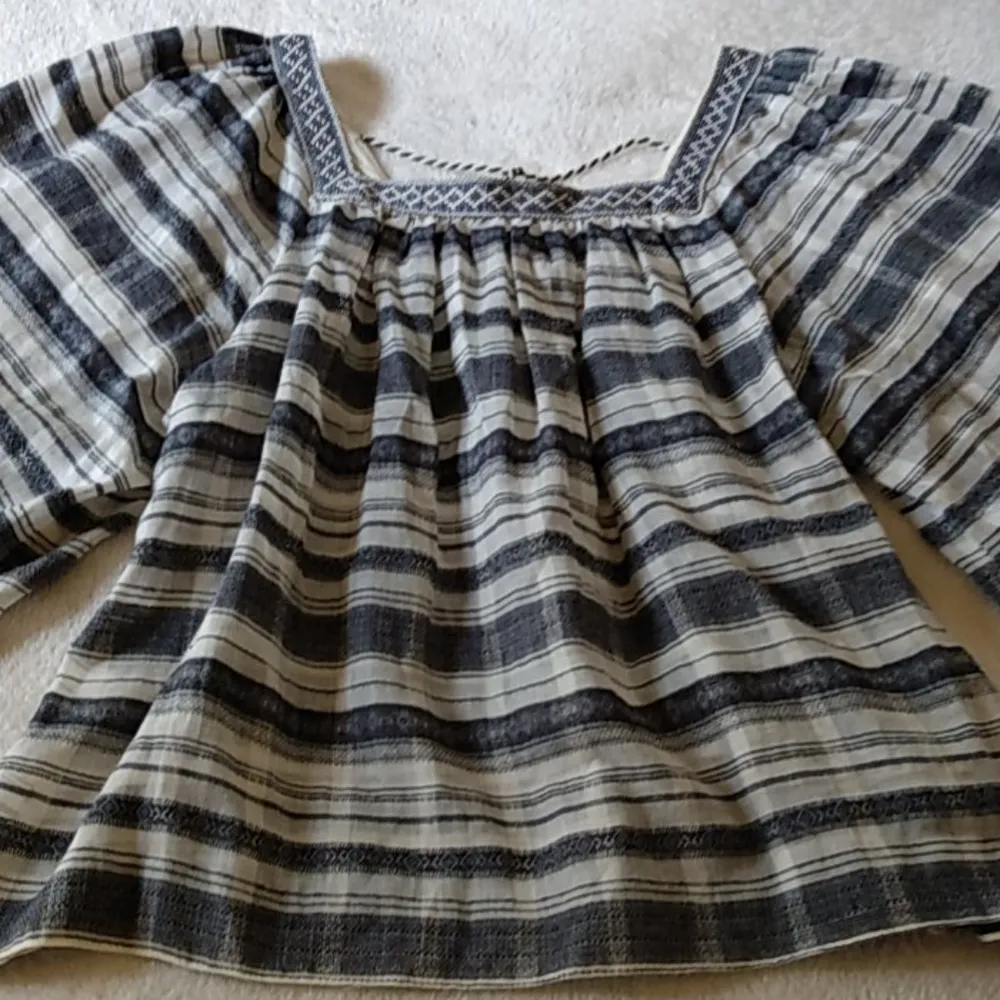 Chelsea & Violet Navy White Boho Bell Sleeve Top - Image 6