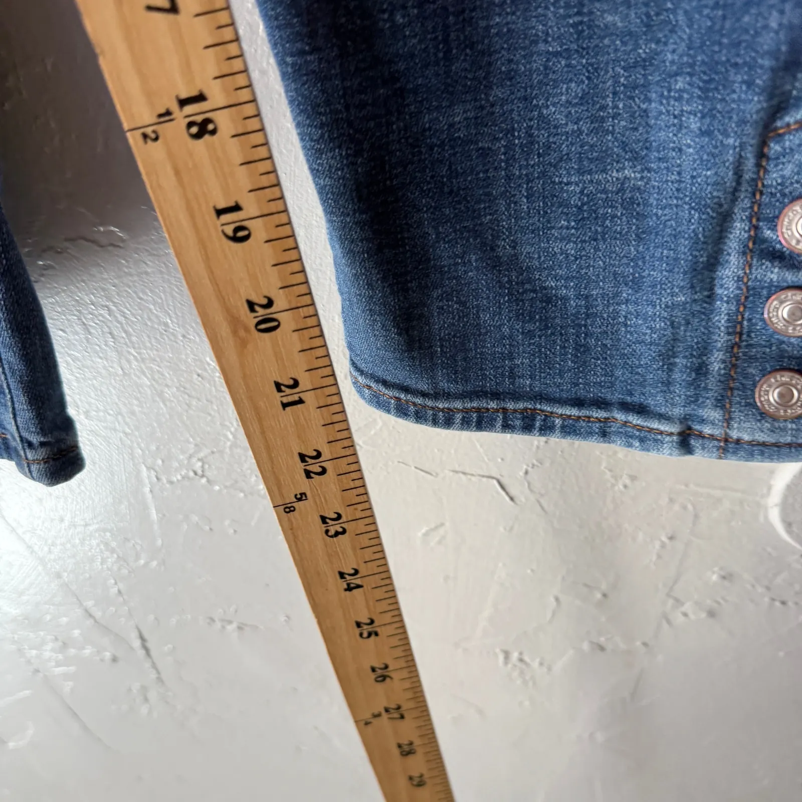 Chico’s So Slimming Girlfriend Skinny Jeans Button‎ Hem Blue Denim Size 8 - Image 9