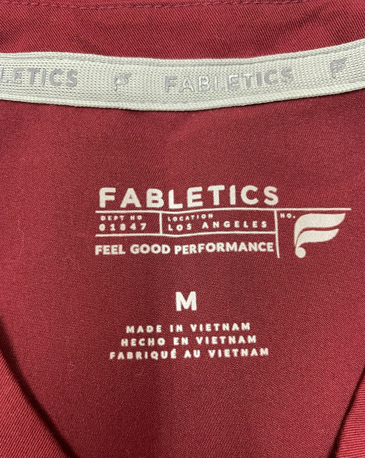 Fabletics Wine Colored V-Neck Short Sleeve Scrub Top Size Medium - Image 8