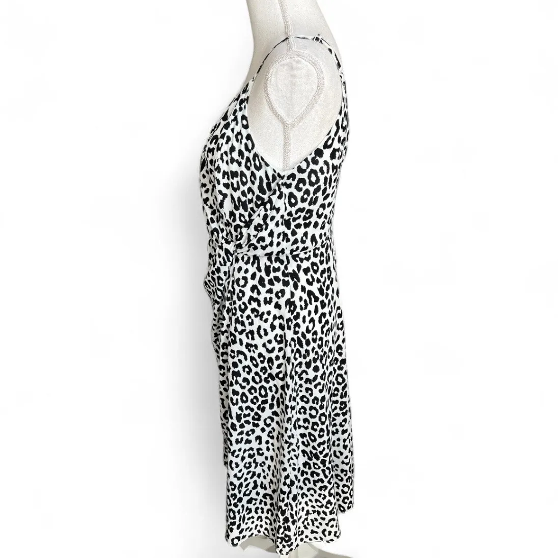 Express leopard dress knee length animal print cocktail party black and white - Image 5
