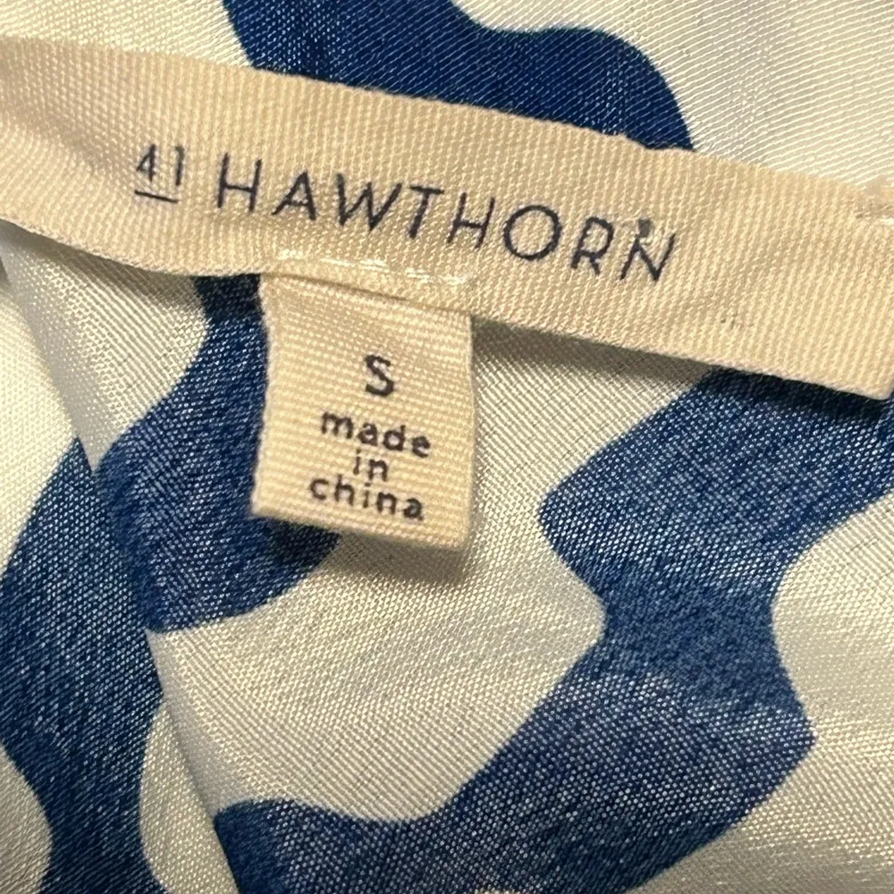 41 Hawthorn size Small blue and white patterned blouse - Image 5