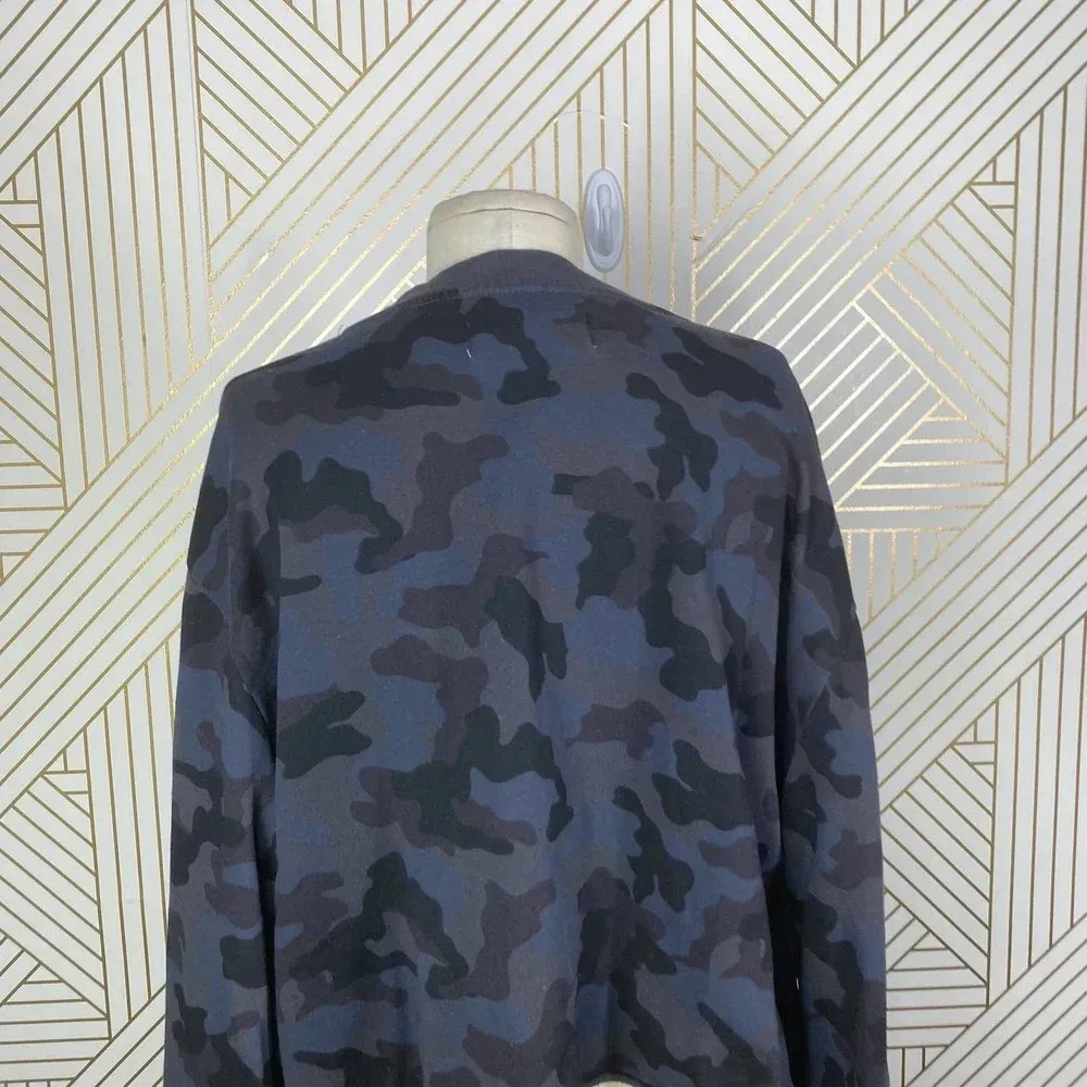 SoulCycle Casey Cropped Camo Print Sweatshirt Black Gray Size US Large‎ - Image 11