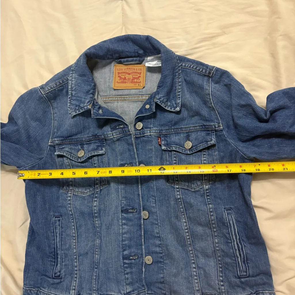 Levi's Trucker Medium Wash Jean Jacket - Image 3