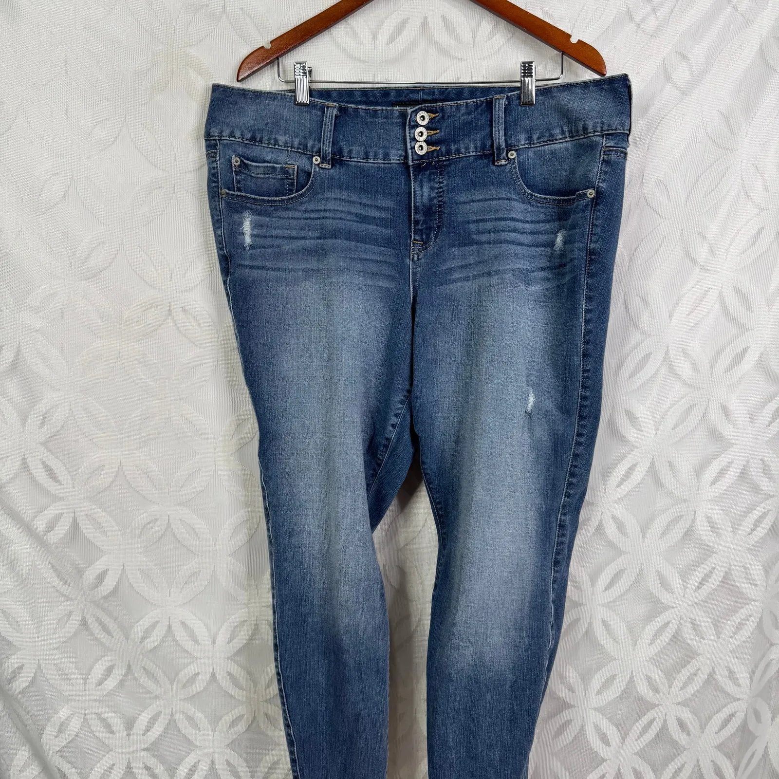 Torrid Premium Stretch Denim Ankle Jeans‎ Size 20 - Image 3