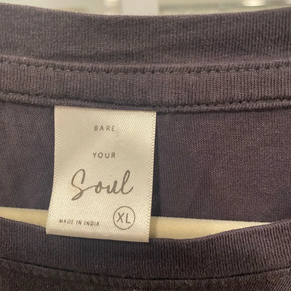 Bare Your Soul Mom Love is Patient Christian Scripture Graphic Tee Gray Size XL - Image 4