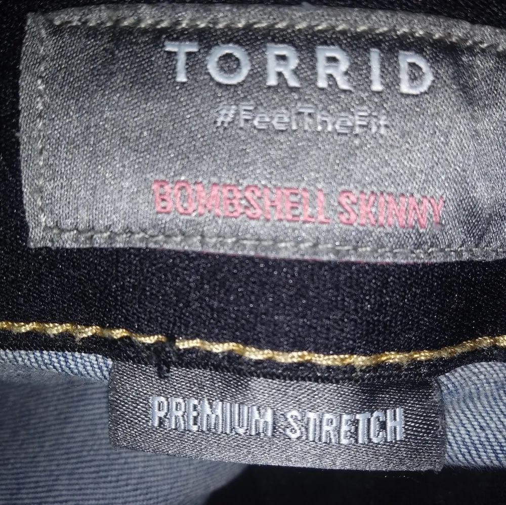 Torrid Bombshell Skinny 26T Distressed Jeans Shorys Plus - Image 9