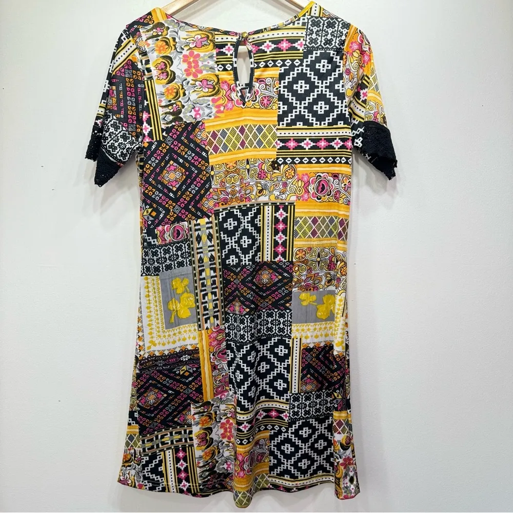 Manhattan Blues Patchwork Boho Print Lace Trim Short Sleeve Dress Size Medium - Image 4