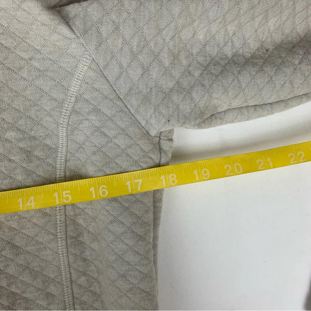 Kuhl size small cream quilted long sleeve pullover sweater outdoor cabin turtle - Image 5