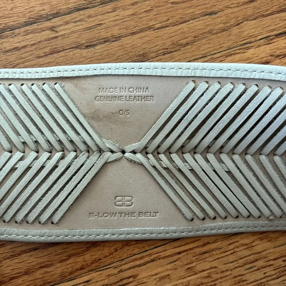 B-low the belt white belt - Image 3