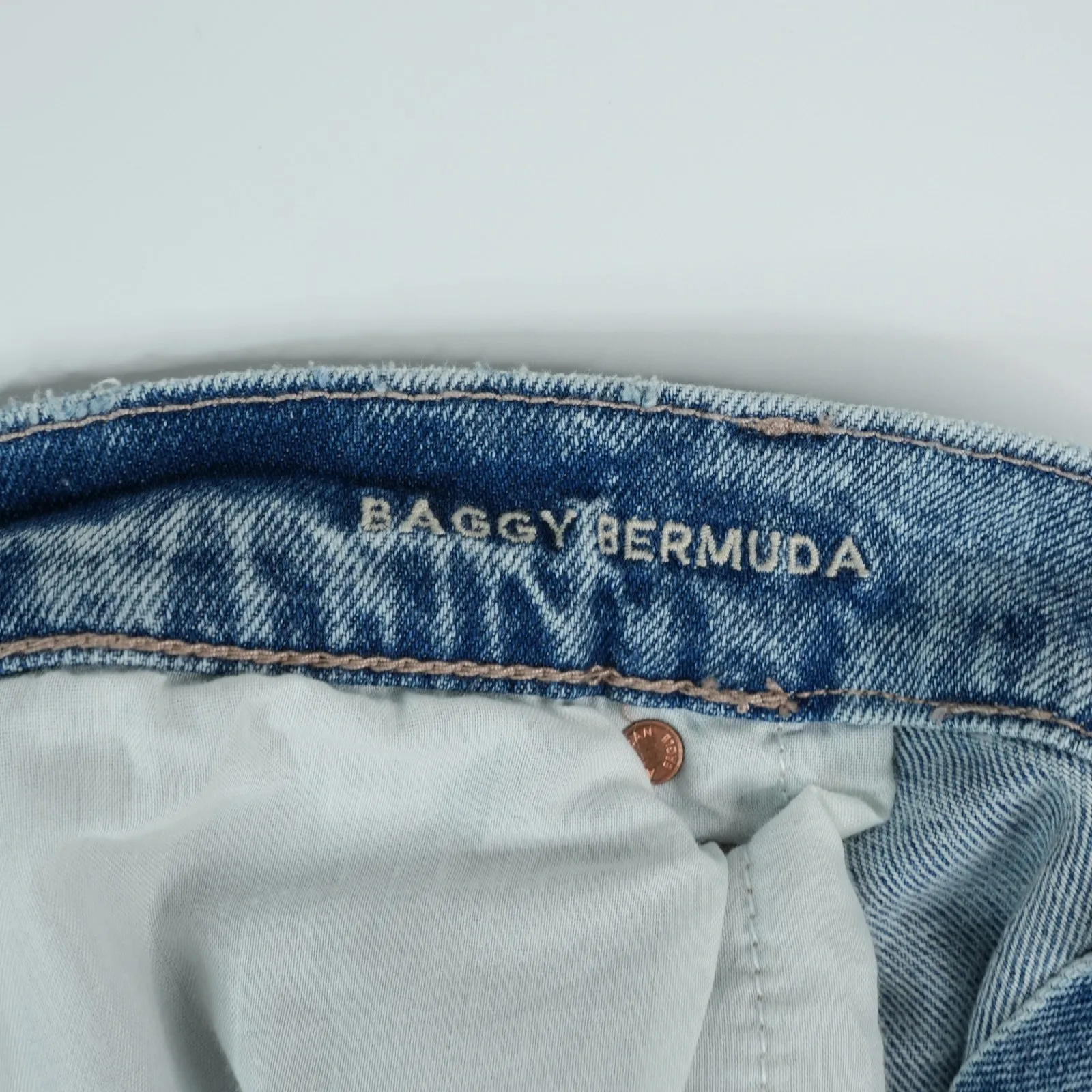 American Eagle Baggy Bermuda Shorts Jorts Womens 14 32W Blue High Rise Stretch - Image 4