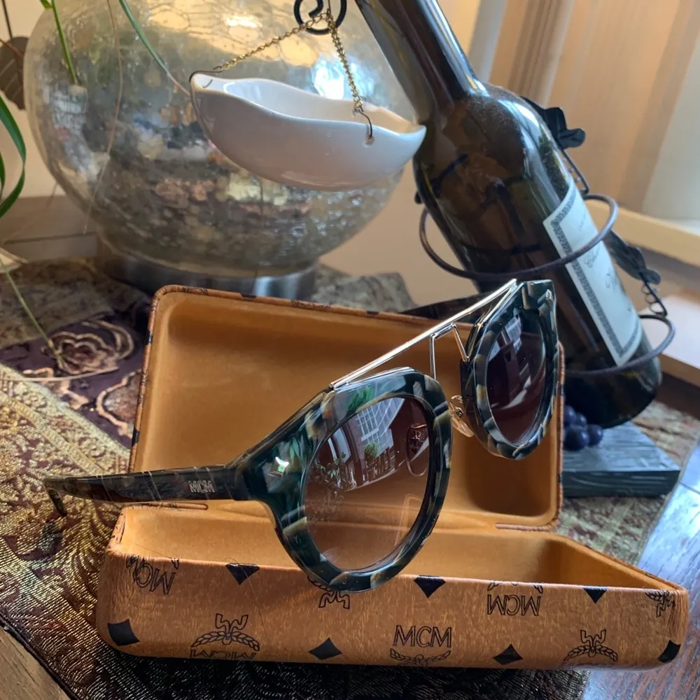 Authentic MCM 49 Acetate round brow sunglasses - Image 2