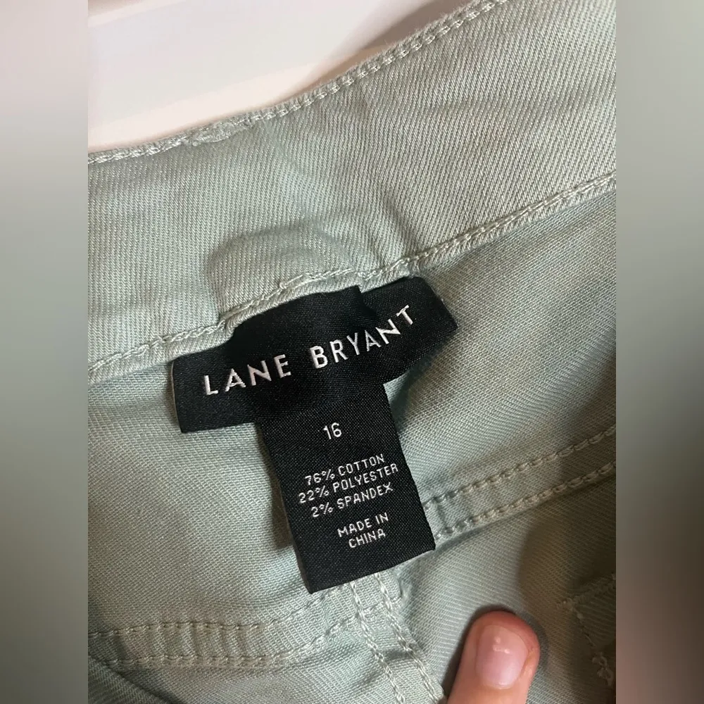 Lane Bryant Sage Green Casual High Rise Flex WaistBand Capri Shorts Pockets 16 - Image 12