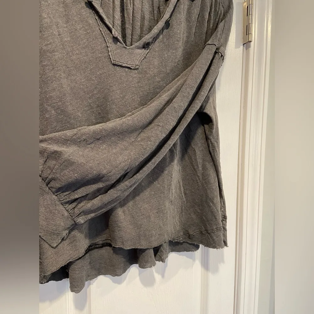 NWOT Free People Size M Gray Rush Hour Peasant Blouse Raw Hem Linen Long Sleeve - Image 7