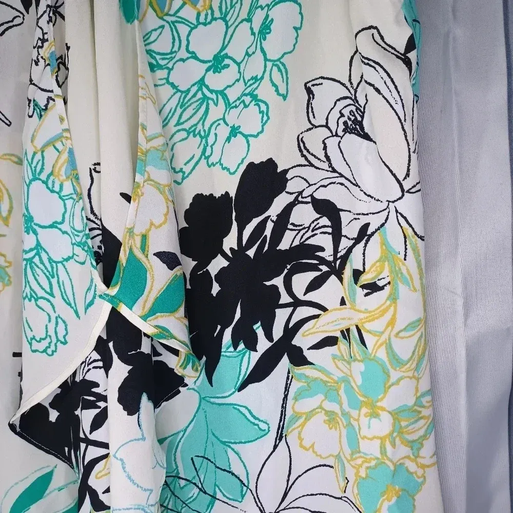 Van Heusen  sleeveless floral top - Image 4