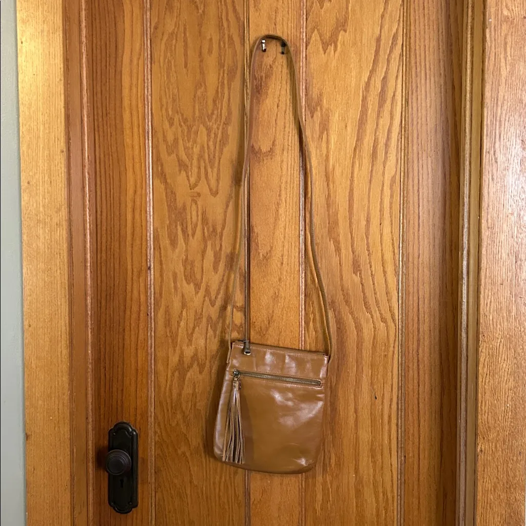 HOBO International Sarah Small Crossbody Leather Purse Tassel Tan Camel - Image 4